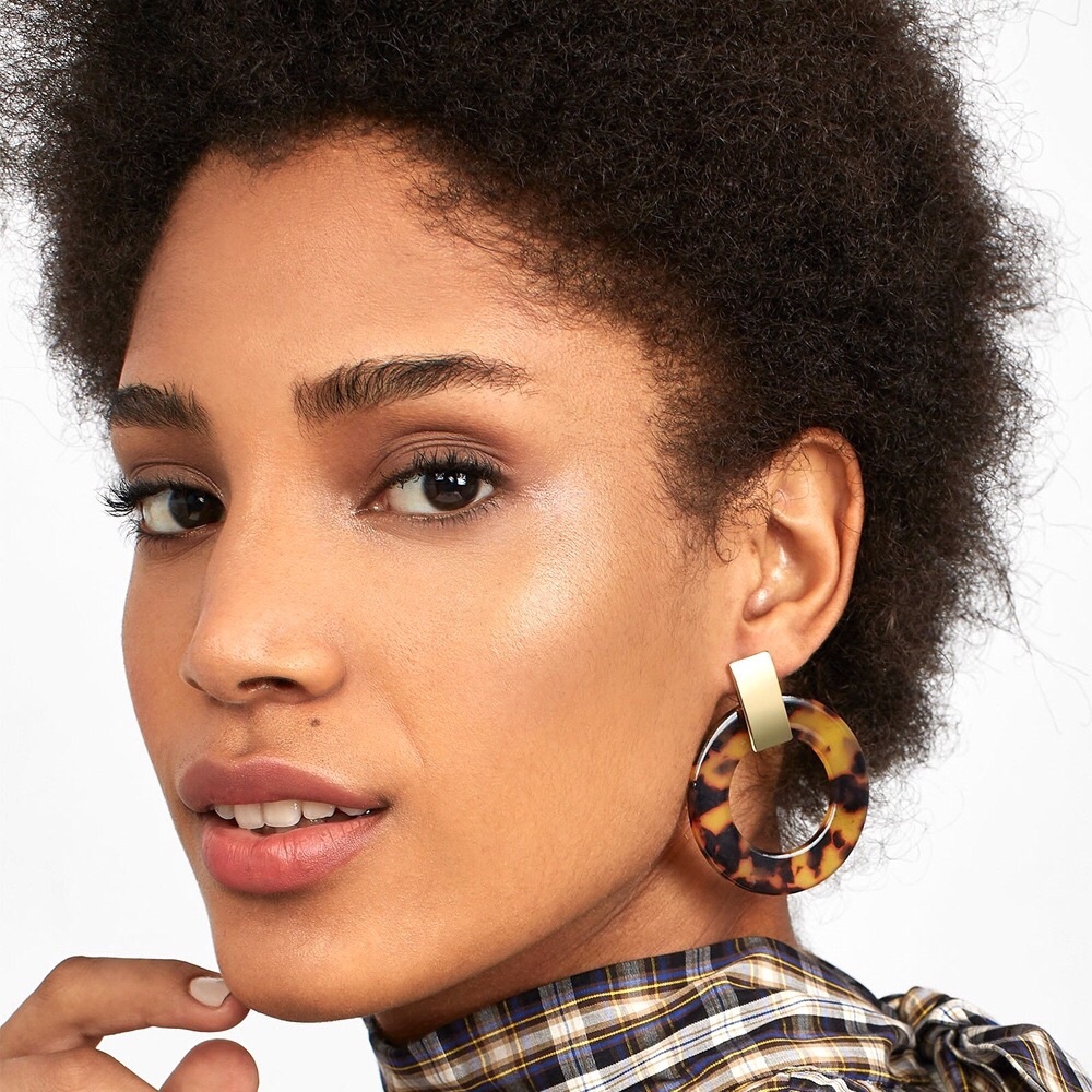 New! Gold Dark Tortoise Shell Resin Hoop Earrings - Picture 2 of 6